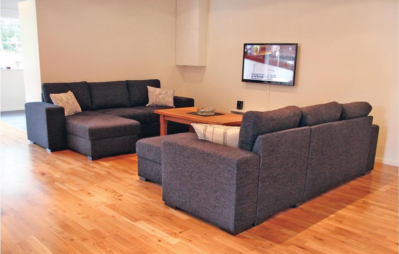 2 Bedroom Cozy Apartment In Habo Mullsjö エクステリア 写真