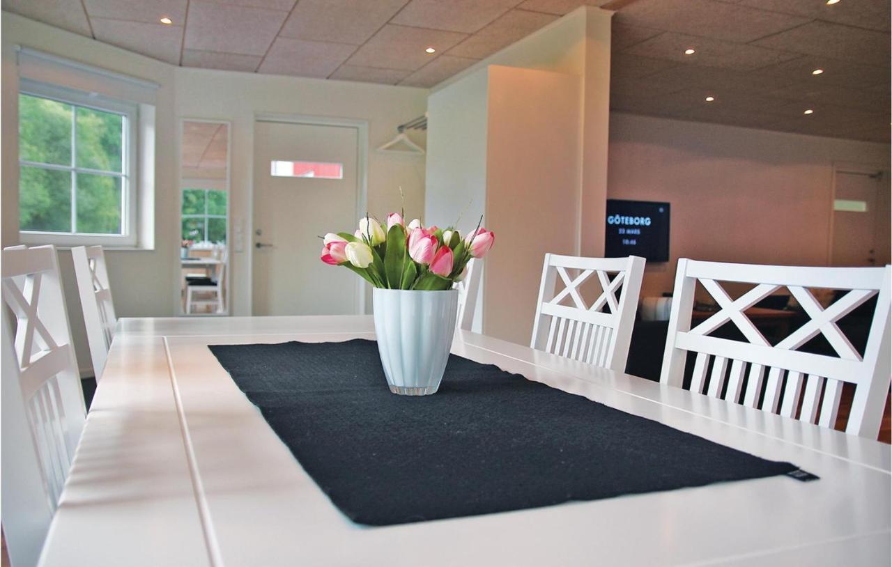 2 Bedroom Cozy Apartment In Habo Mullsjö エクステリア 写真