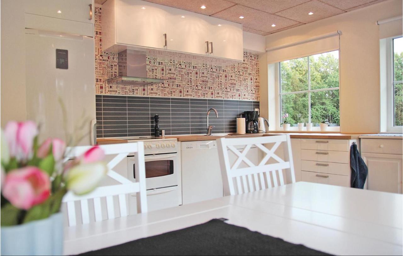 2 Bedroom Cozy Apartment In Habo Mullsjö エクステリア 写真