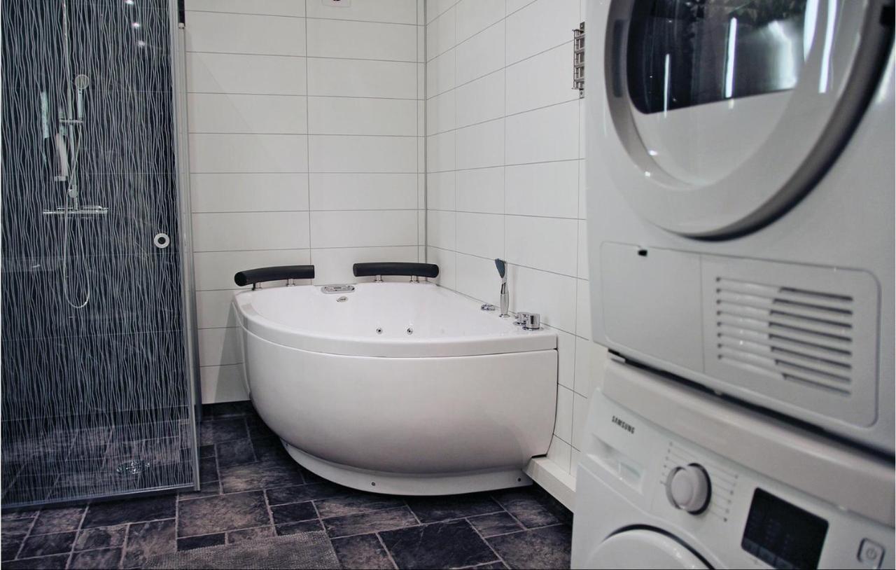 2 Bedroom Cozy Apartment In Habo Mullsjö エクステリア 写真
